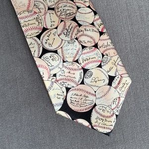 Silk Tie with authentic baseballs & signatures. EUC